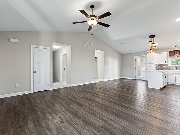 4th image of 3316 NE 5th Ln
