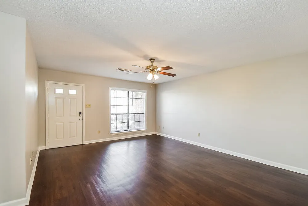 2 bed, 2.0 bath, 1065 sqft, $1,695 — Photo 4