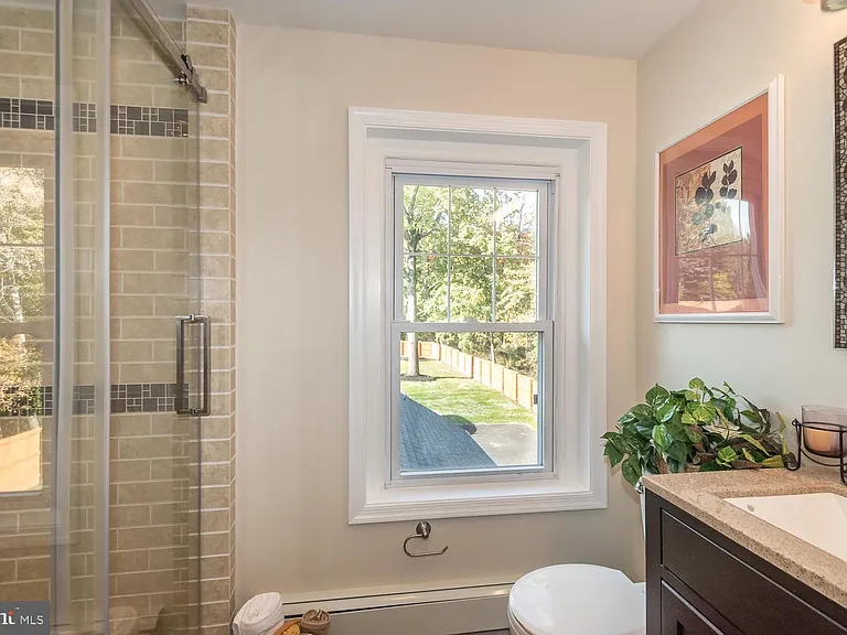 412 Norristown Rd — Photo 12