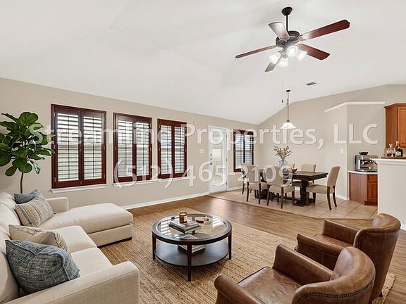 3rd image of 1013 Kensington Castle Trl
