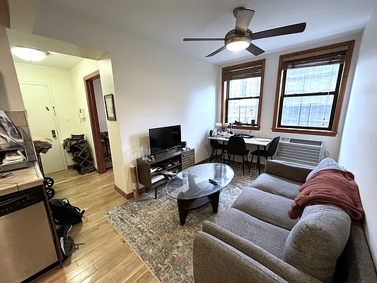 Rented by OvCo Realty | media 1