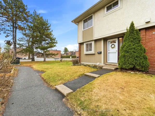 3907 E Old Richmond Rd, Ottawa, ON K2H 8T8