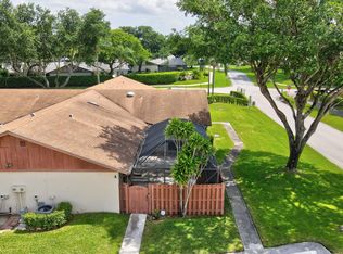 1240 Summit Place Cir APT A, West Palm Beach, FL 33415