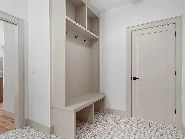3921 S Madison Ave — Photo 11