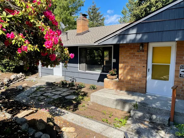 10718 Densmore Ave N, Seattle, WA 98133