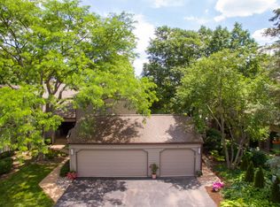 649 Shoreline Rd APT D, Barrington, IL 60010