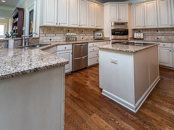 5th image of 9189 Forest Hill Ln