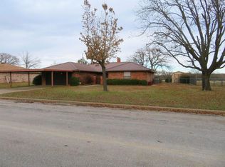 1505 Raborn St, Bowie, TX 76230