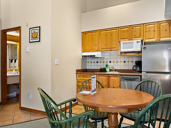 4th image of 3170 Creekside Way #415