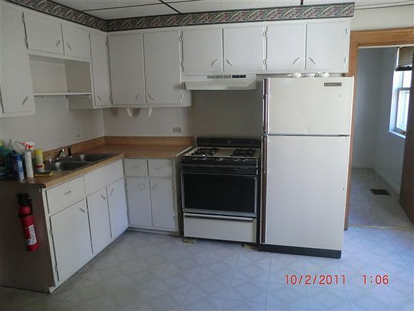 125 W. Maple Apt 2 Kitchen