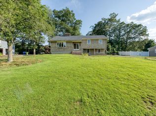 62 Cambridge Dr, Glastonbury, CT 06033