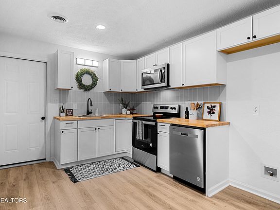 5th image of 4316 W Scarlett Ln