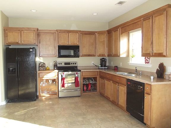 3rd image of 385 Mustang Ln NE