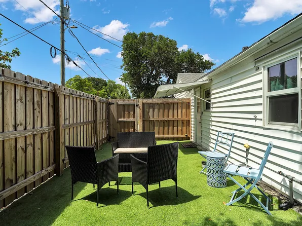 909 N Palmway #B, Lake Worth, FL 33460