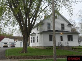 704 N 4th St, Bricelyn, MN 56014