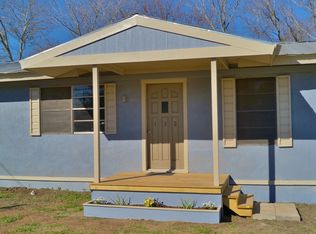 132 W Austin St, Luling, TX 78648