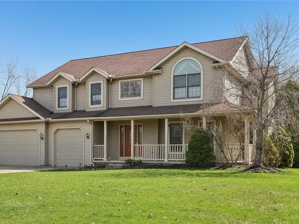 285 Valley Brook Oval, Hinckley, OH 44233