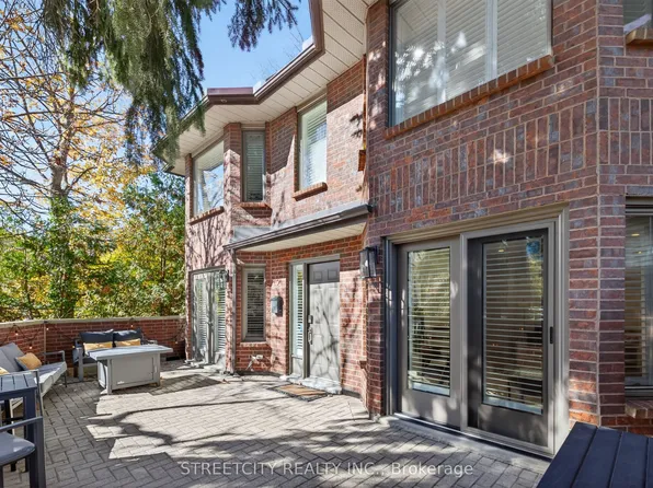 152 Albert St #2, London, ON N6A 1M1