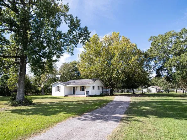 10365 Old Voth Rd, Beaumont, TX 77708