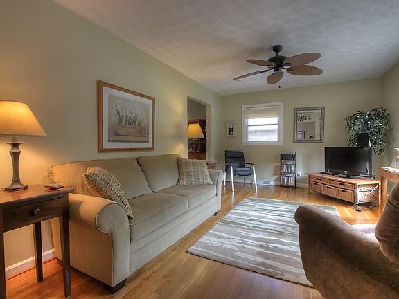 5th image of 211 Loch Lomond Dr
