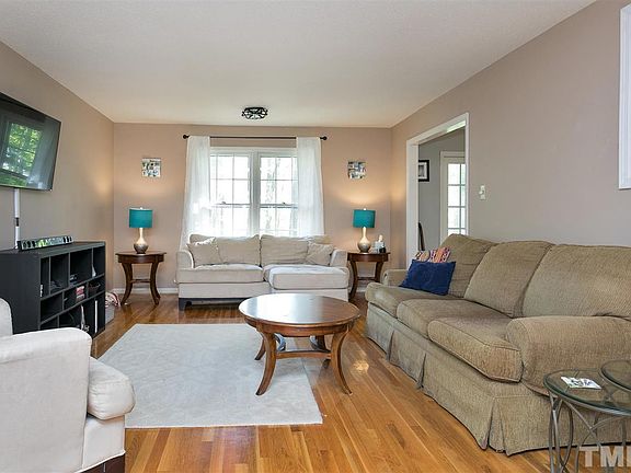 3rd image of 508 N Country Club Dr