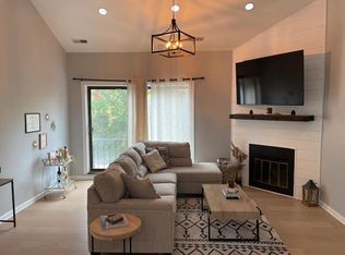 6 Whitman Ct, Teaneck, NJ 07666