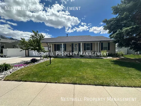 1236 E Cedar Ridge Rd, Sandy, UT 84094