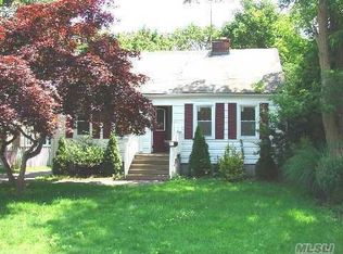 40 Erlwein Ct, Massapequa, NY 11758
