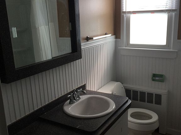 3rd image of 124 Sullivan Ave