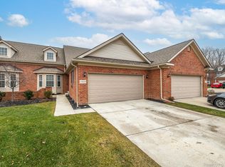 13419 Shire Ln, Southgate, MI