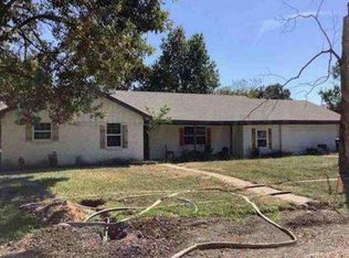 901 Crestview Dr, Kaufman, TX