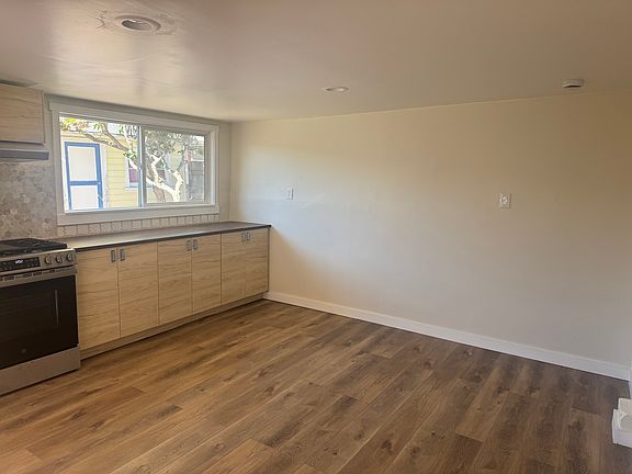 2nd image of 2355 Humphrey Ave
