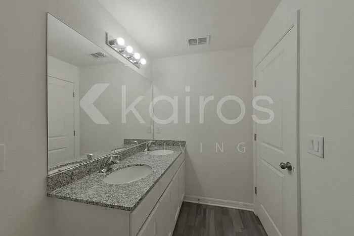 3153 Jody St — Photo 9