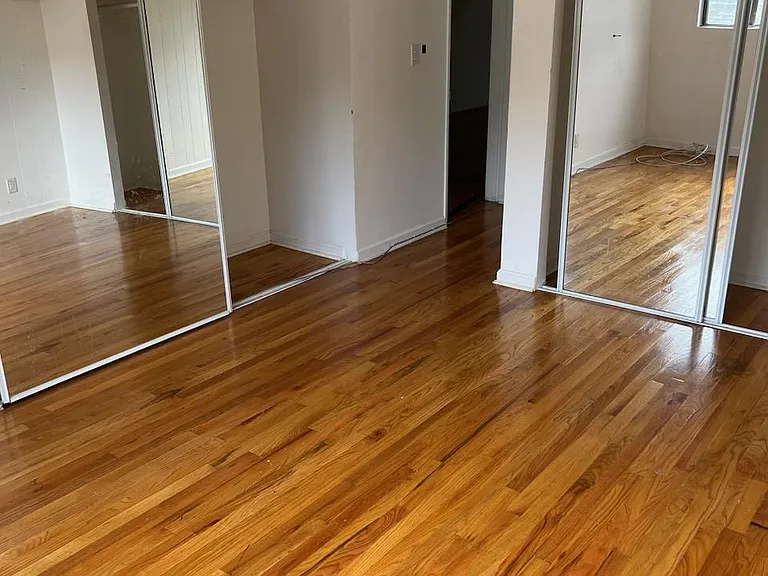 2302 Oak St #3 — Photo 9