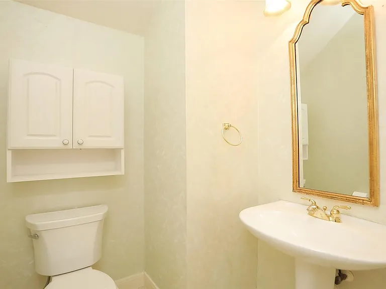 7502 Holly Court Est — Photo 22