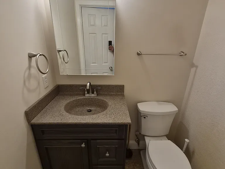 199 Wyndcrest Ct #B — Photo 11