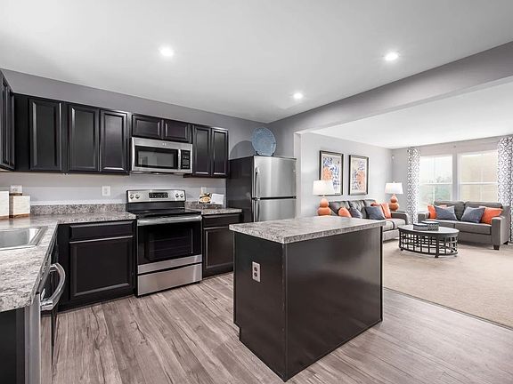 2nd image of 43 Rose Glen Ct