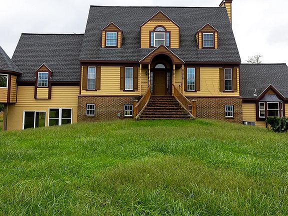 2nd image of 122 Little Starr Ln