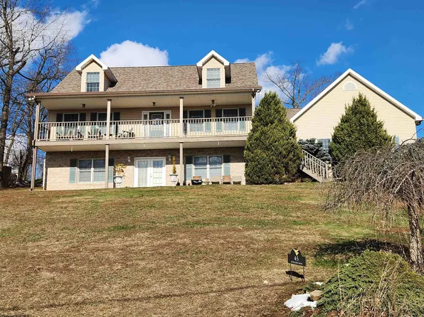 45 Overlook Dr, Bridgeport, WV 26330