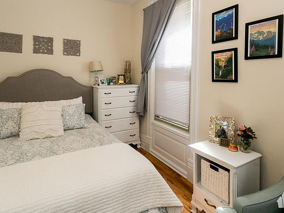 5th image of 2137 N Sheffield Ave #2F