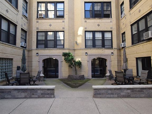 2nd image of 3634 W Dickens Ave #2