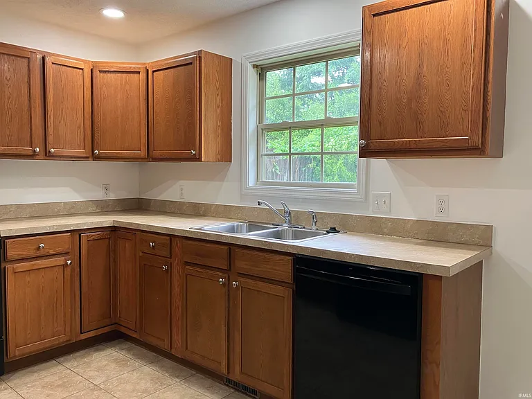 7872 Sandalwood Dr — Photo 11