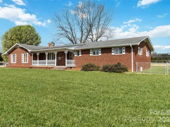 5643 Twinkle Dr, Concord, NC 28025