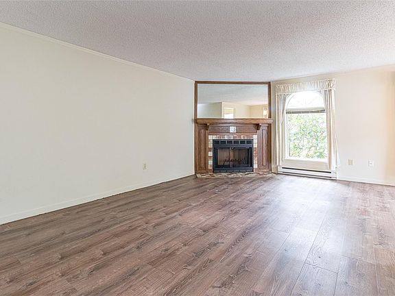 5th image of 720 Vancouver St #303