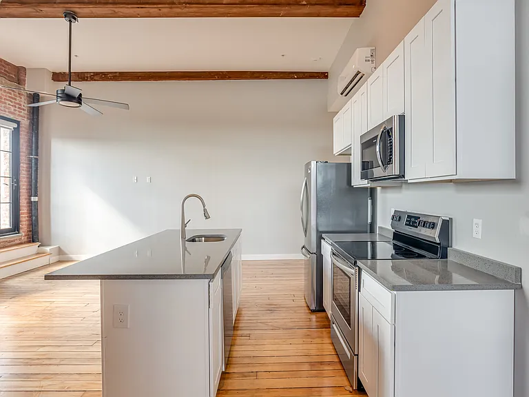 556 Atwells Ave — Photo 7