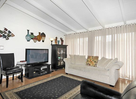 3rd image of 1173 Westminster Ave