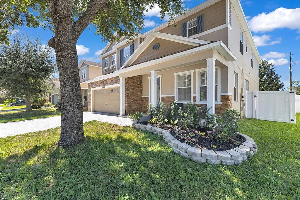 5 bed, 3.0 bath, 3392 sqft, $4,980 — Photo 4
