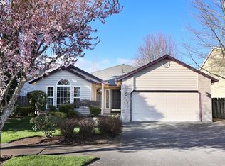 725 SW 25th St, Troutdale, OR 97060