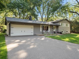 3429 Robinwood Ter, Minnetonka, MN 55305