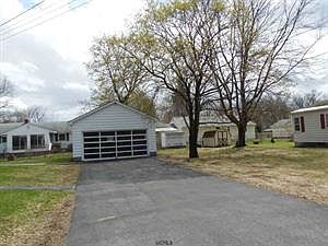 3rd image of 15 Hillview Ave